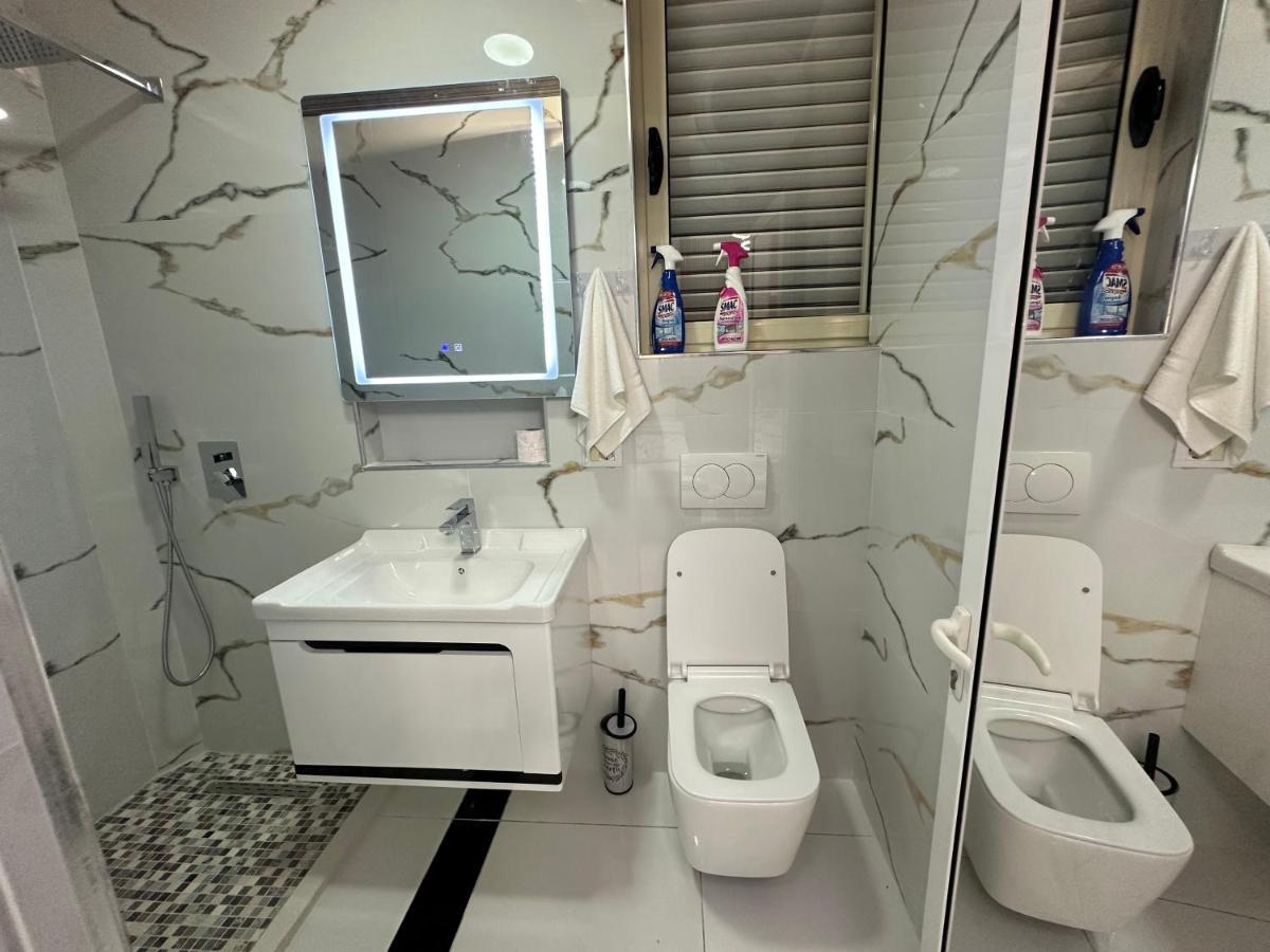 Esto'S Apartament Near Tirana Airport 1 - Self Checkin -Netflix - Free Parking Valias Екстер'єр фото