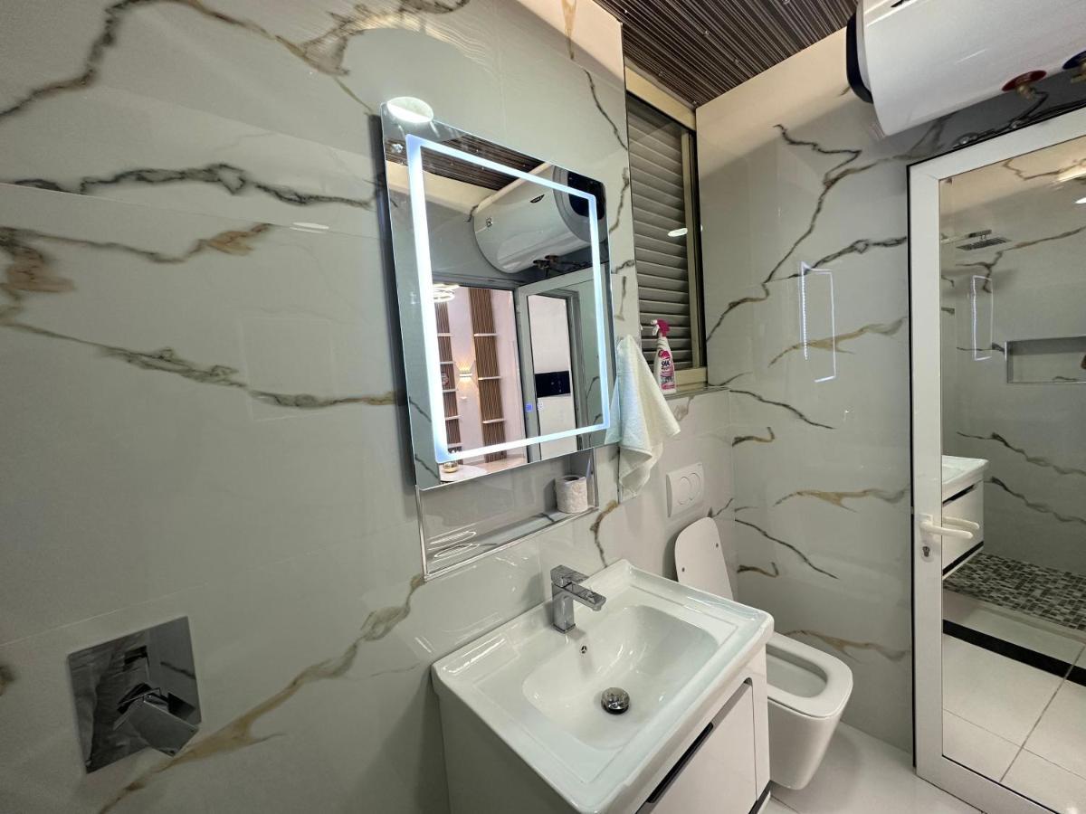 Esto'S Apartament Near Tirana Airport 1 - Self Checkin -Netflix - Free Parking Valias Екстер'єр фото